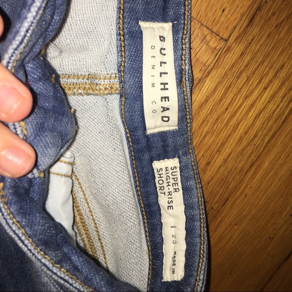 High waisted bullhead shorts! Comfy size 23 - Picture 6 of 8